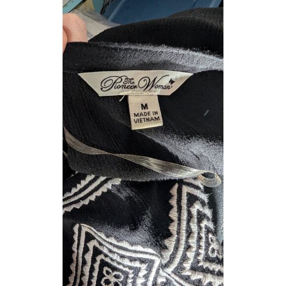 The Pioneer Woman Embroidered Peasant Tunic Sz M 3/4 Puff Sleeve Boho Black - Picture 5 of 6